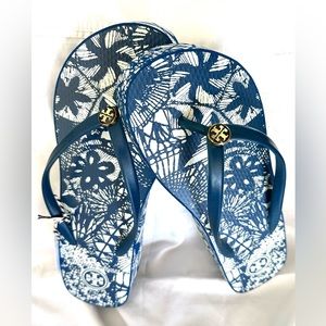 New Tory Burch SZ10 Baltic Sea Dream Catcher Flip Flops